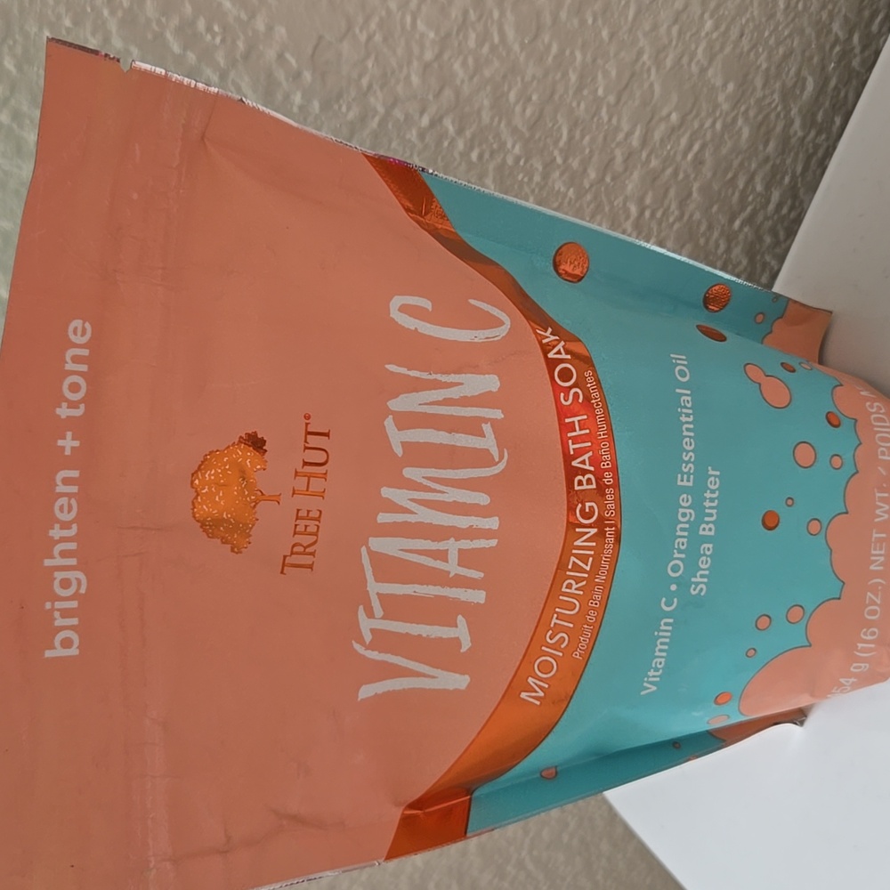 Tree Hut Vitamin C Moisturizing Bath Soak Brand New